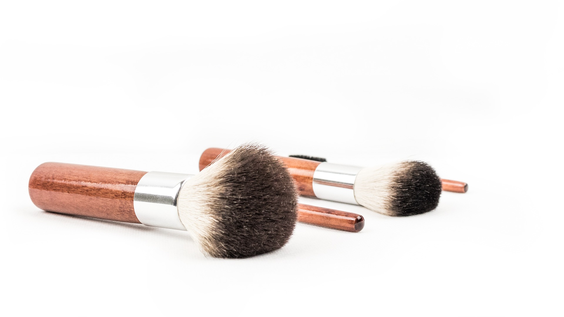 Can Dirty Makeup Brushes Cause Acne