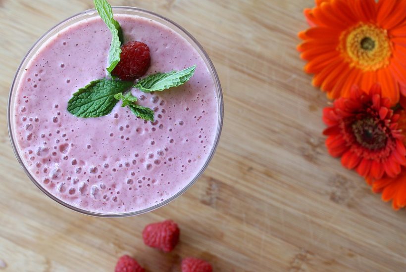 Delicious Summer Berry Smoothie made with blueberries, strawberries and banana! GreenEyedGrace.com